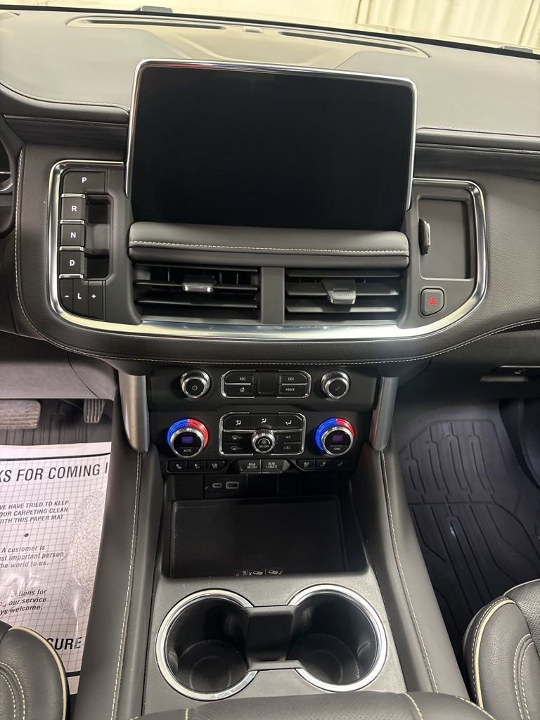 Used 2023 GMC Yukon SLT w/ SLT Luxury Package image 12