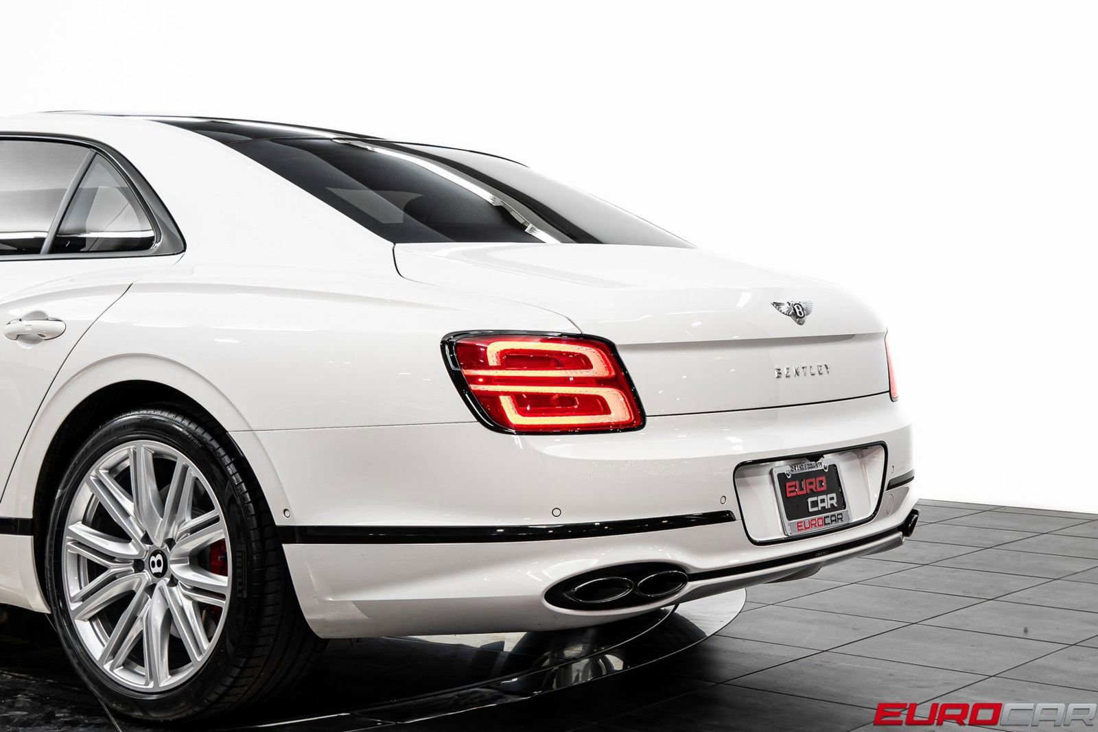 Used 2023 Bentley Flying Spur V8 AWD/4WD image 15