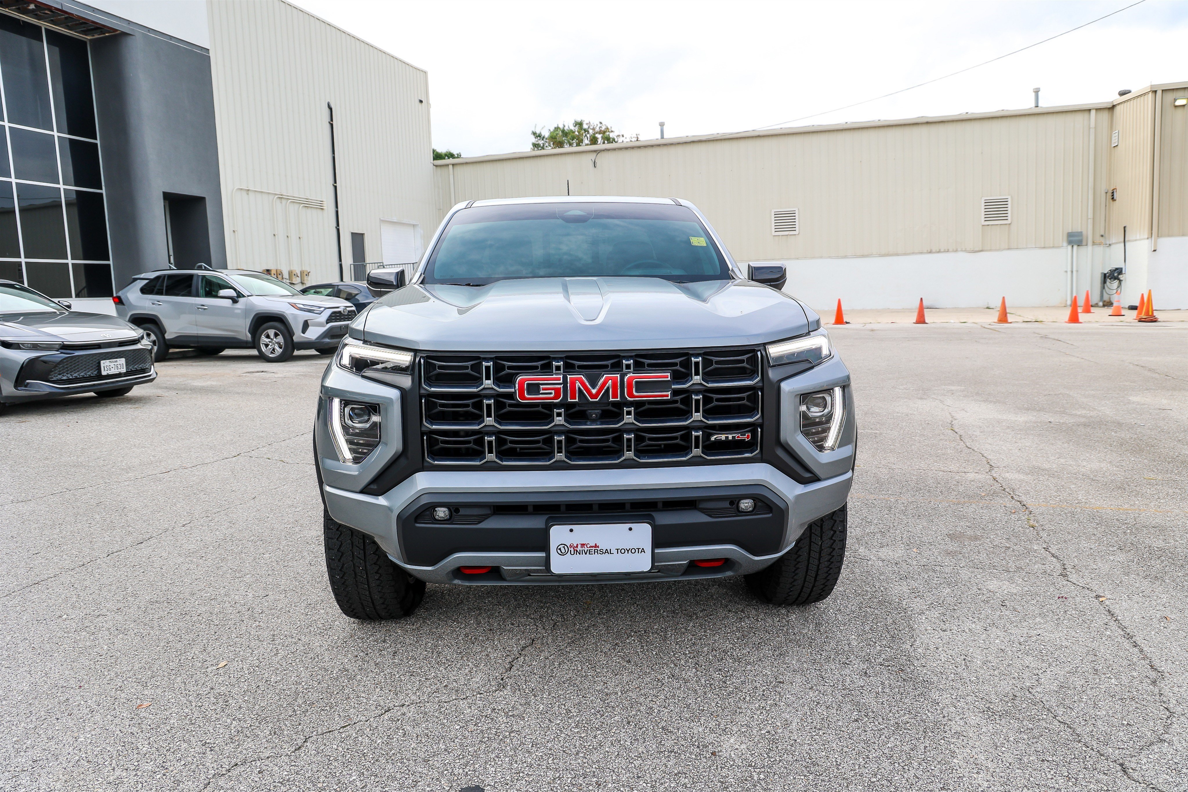 Used 2023 GMC Canyon AT4 w/ AT4 Premium Package AWD/4WD image 3