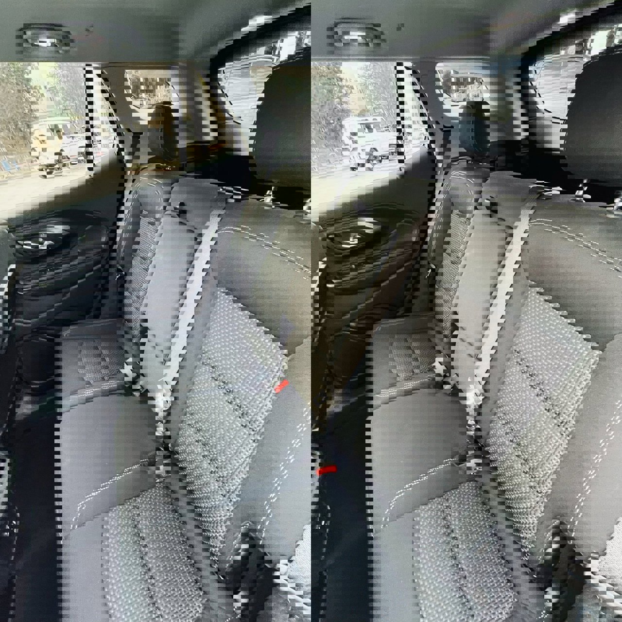 Used 2024 GMC Terrain SLE image 23