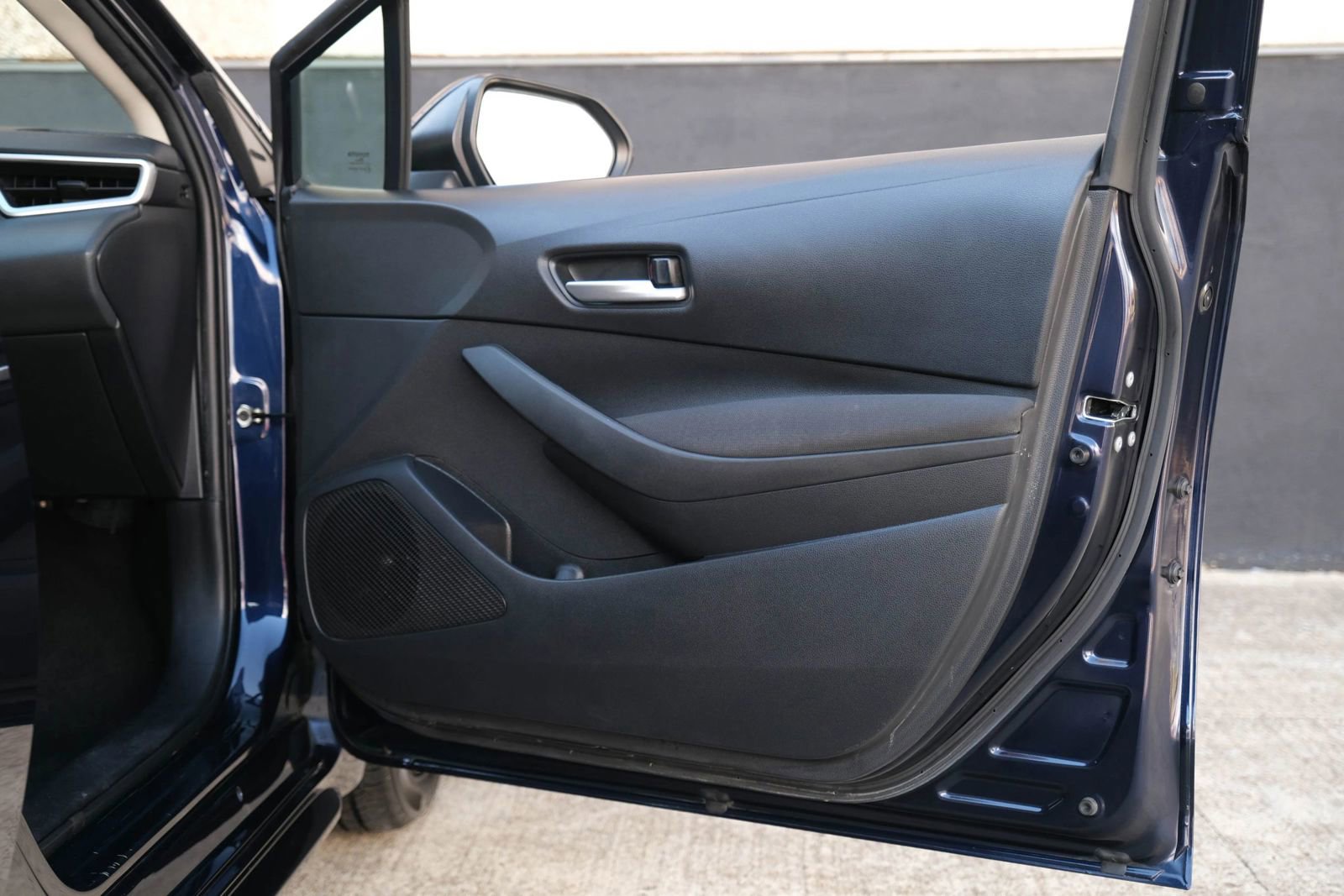 Used 2021 Toyota Corolla LE image 31