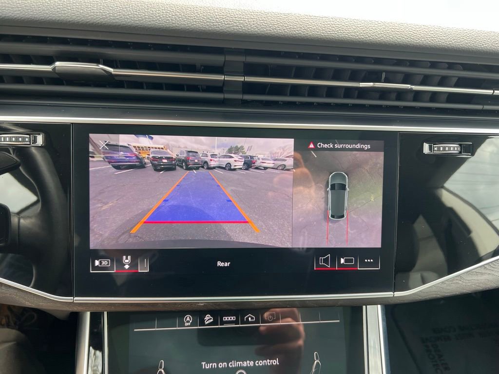 Used 2022 Audi Q8 Premium image 39