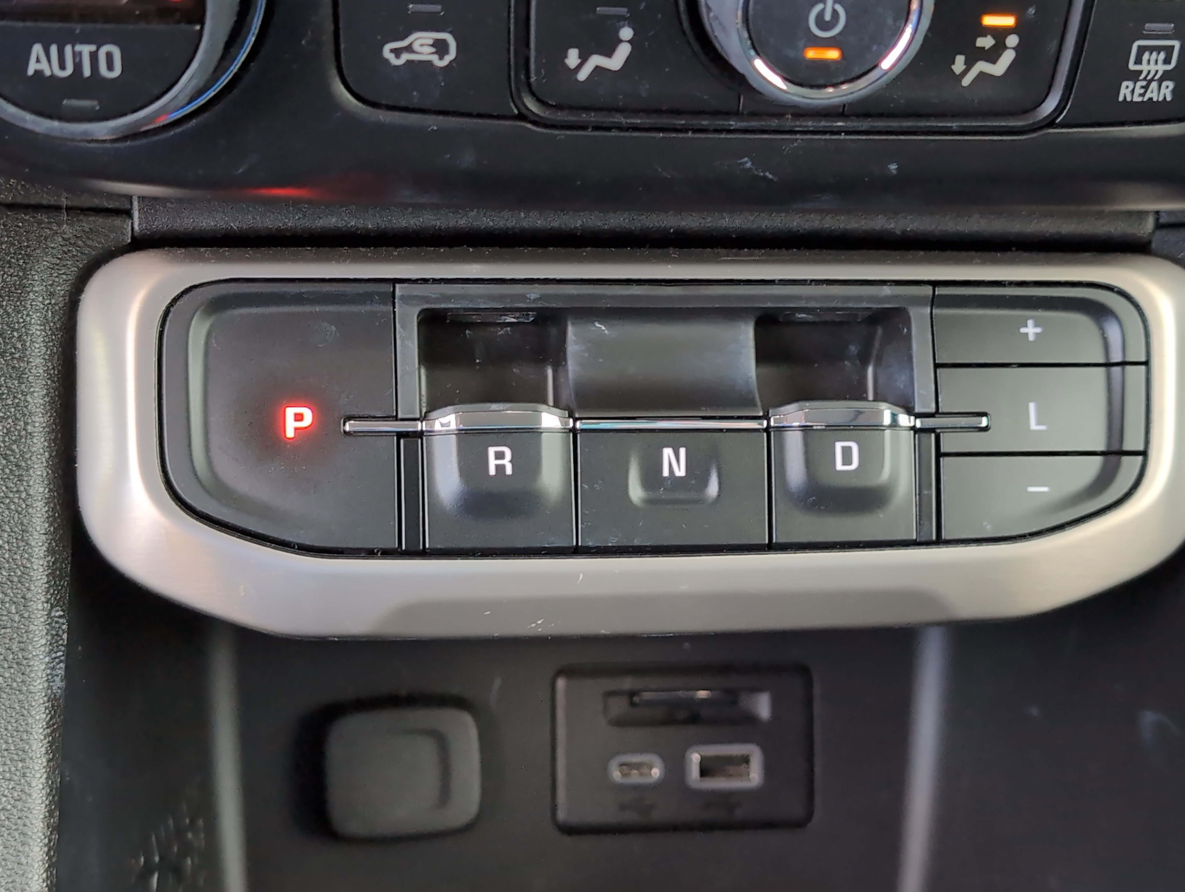 Used 2020 GMC Acadia Denali w/ LPO, Floor Liner Package image 18