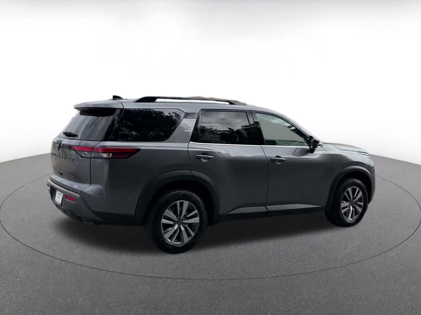 Used 2026 Nissan Pathfinder SL FWD image 14