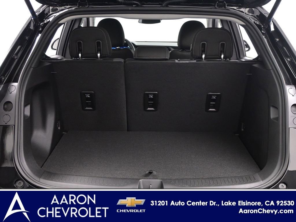 New 2027 Chevrolet Bolt LT w/ Comfort Package image 32