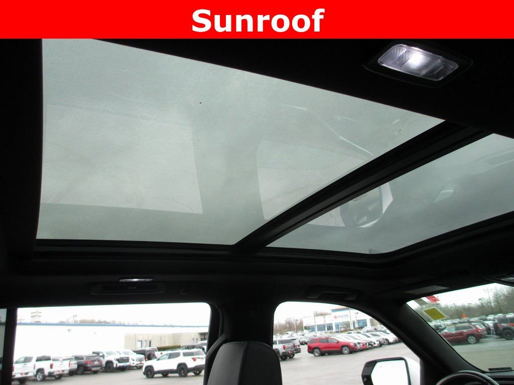 Used 2024 Cadillac Escalade Premium Luxury image 16