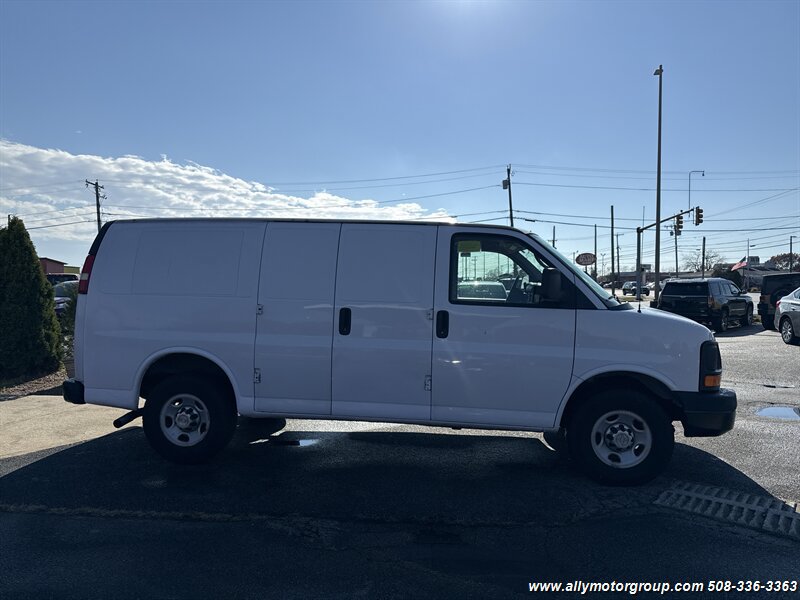 Used 2011 Chevrolet Express 2500 RWD image 4