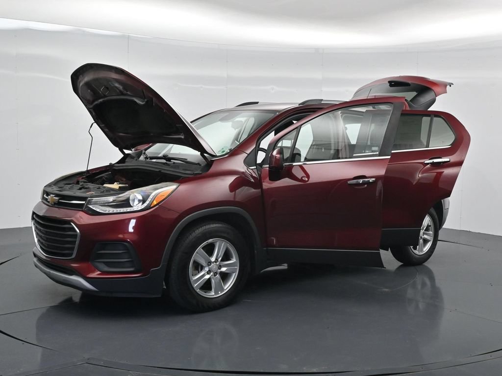 Used 2017 Chevrolet Trax LT w/ LT Convenience Package FWD image 39
