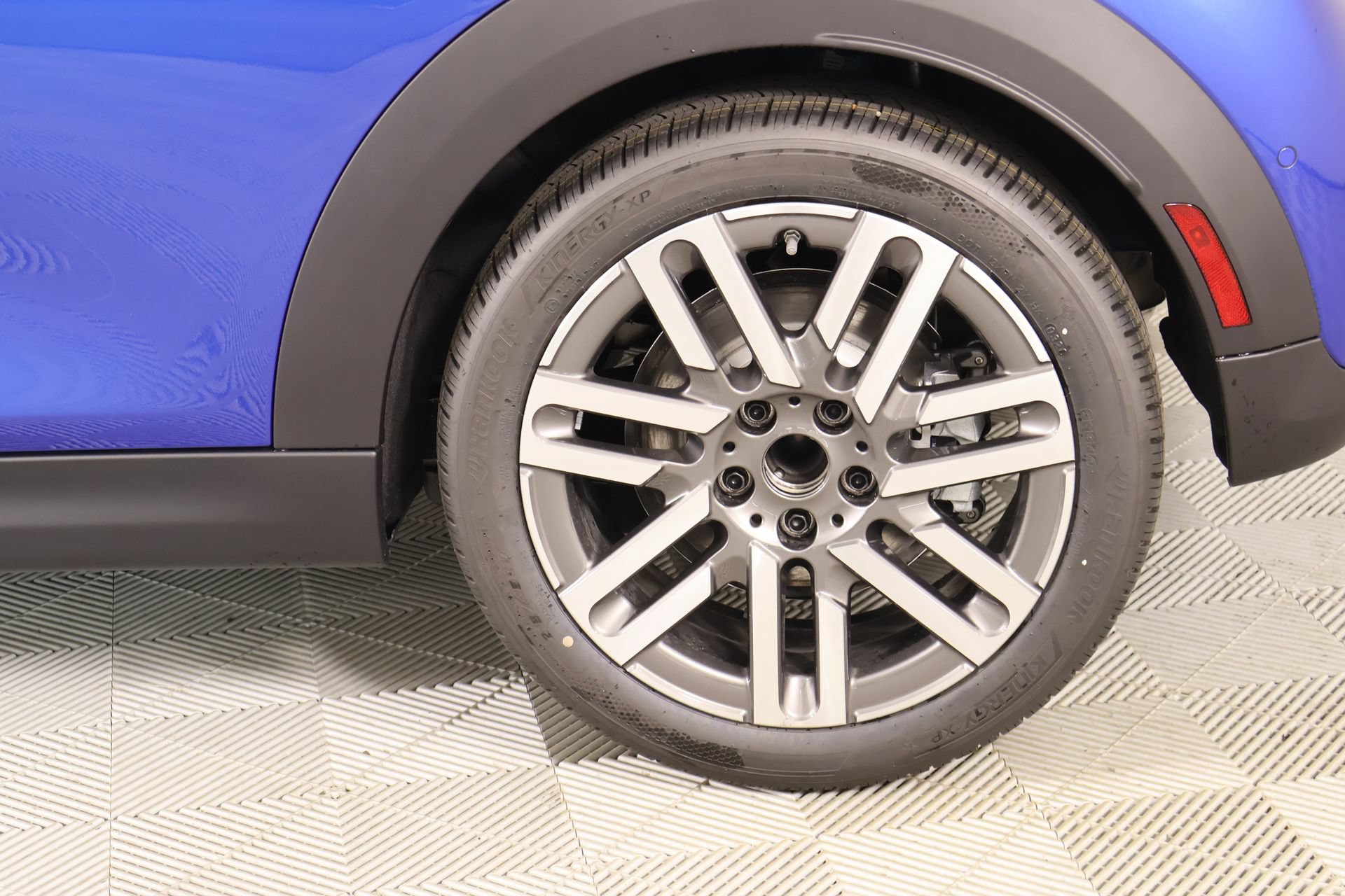 New 2026 MINI Cooper 2-Door Hardtop FWD image 17