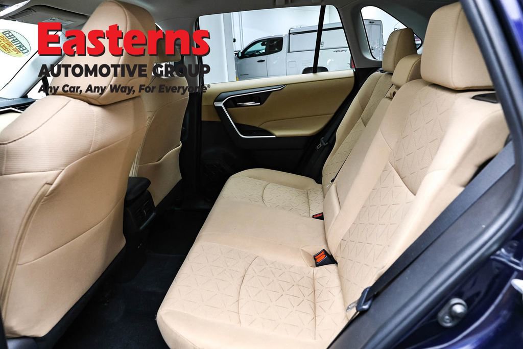 Used 2022 Toyota RAV4 XLE AWD/4WD image 21