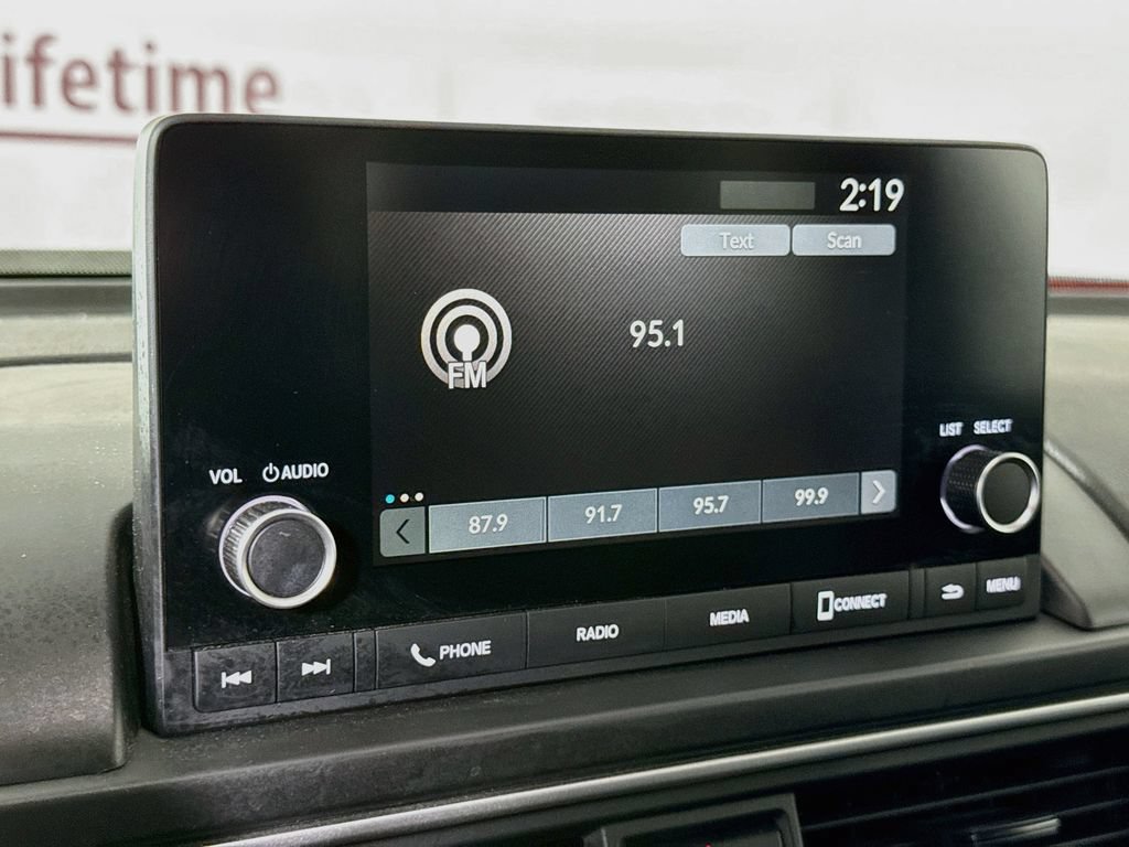 Used 2023 Honda Pilot Sport image 6