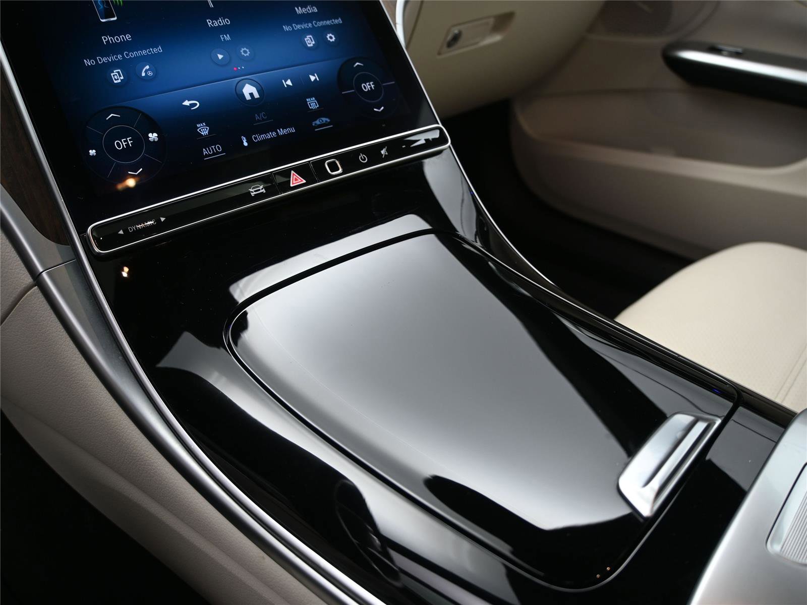 Used 2023 Mercedes-Benz C 300 4MATIC Sedan image 5