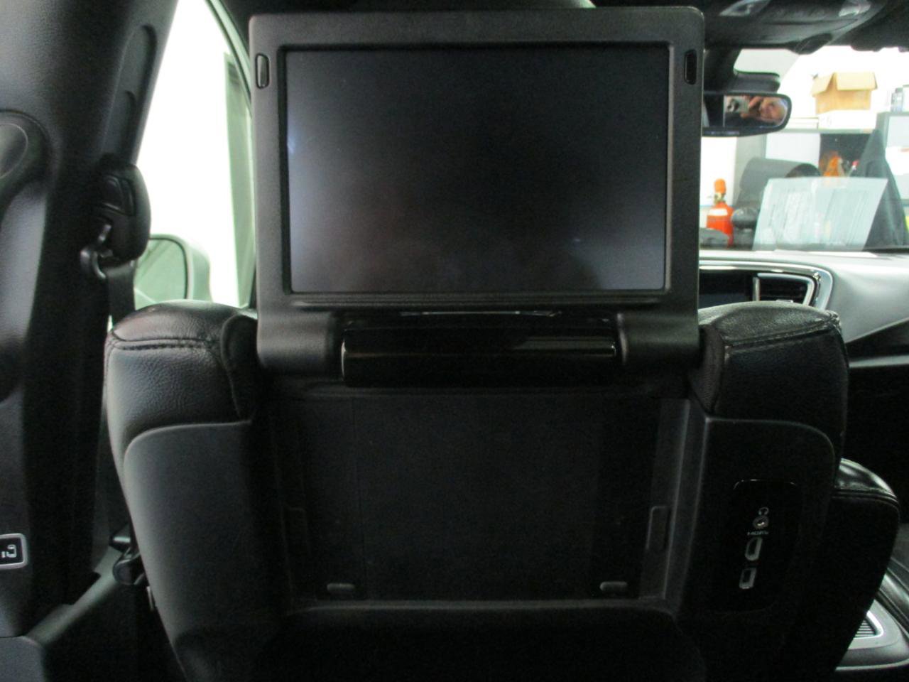 Used 2020 Chrysler Pacifica Touring-L Plus image 10