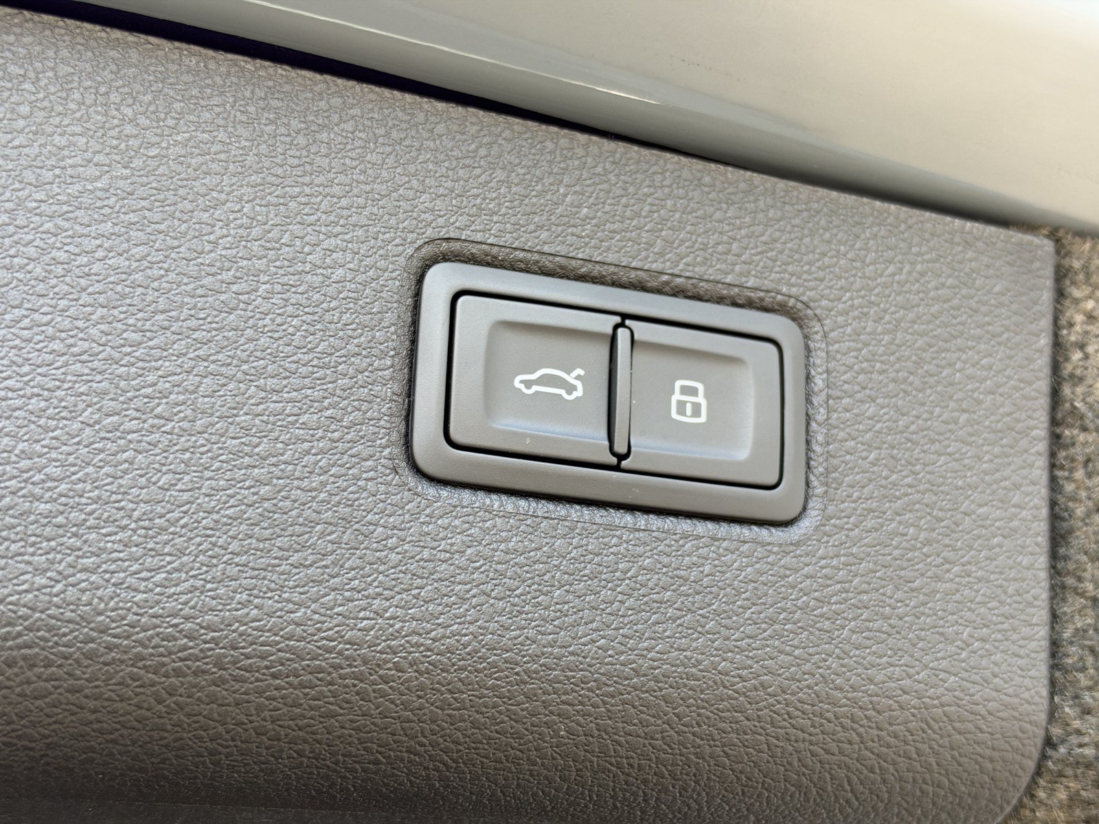 Certified 2021 Bentley Bentayga AWD/4WD image 41