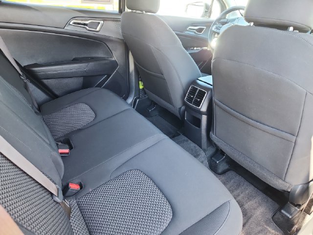 Used 2023 Kia Sportage LX AWD/4WD image 27