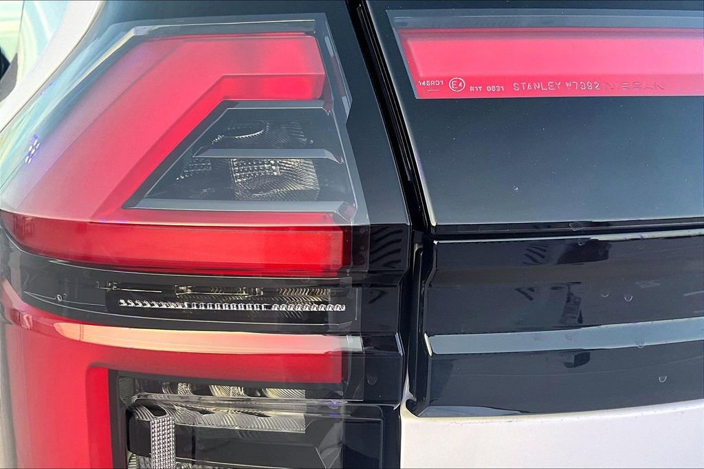 Used 2025 Nissan Armada PRO-4X w/ Pro-4X Premium Package image 40