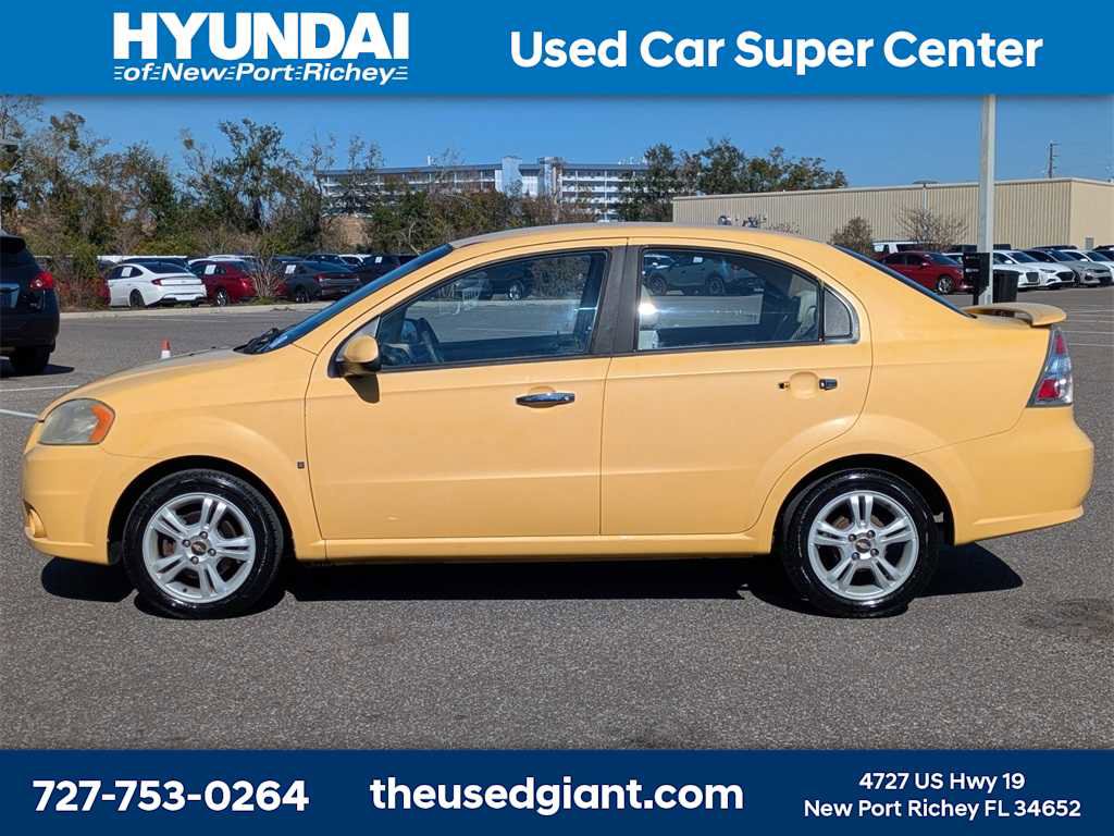 Used 2009 Chevrolet Aveo LT image 2