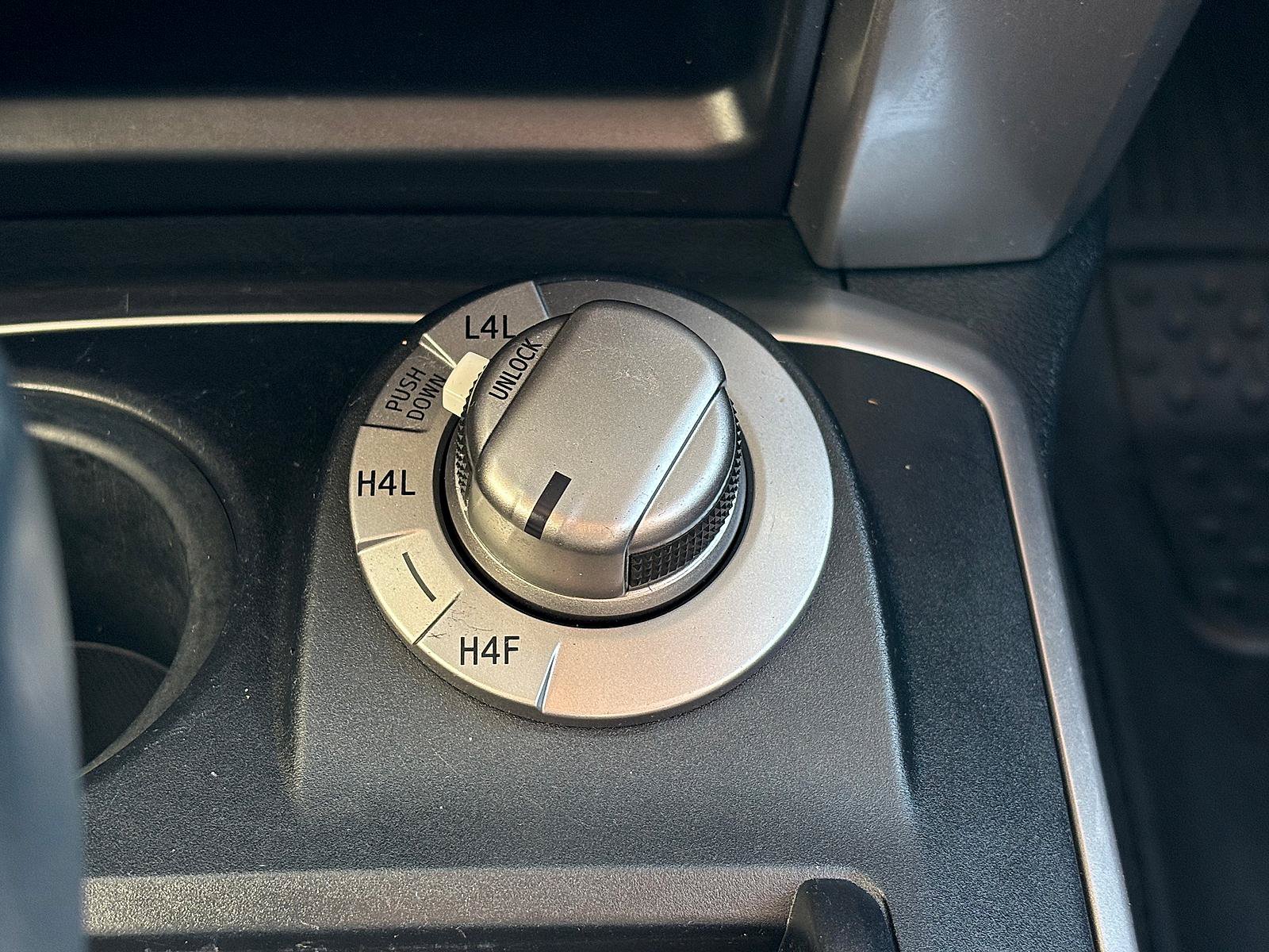 Used 2020 Toyota 4Runner Limited AWD/4WD image 27