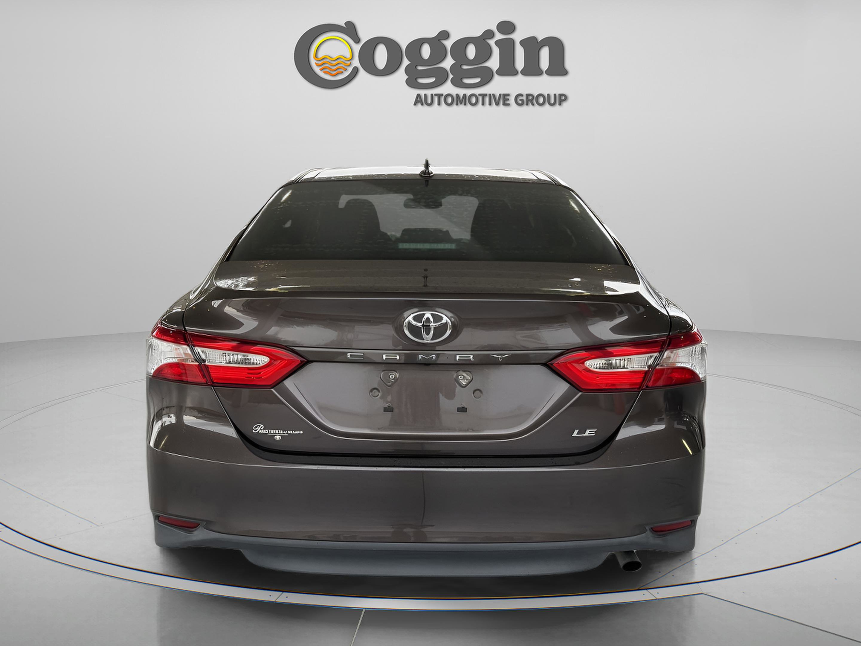Used 2020 Toyota Camry LE image 5