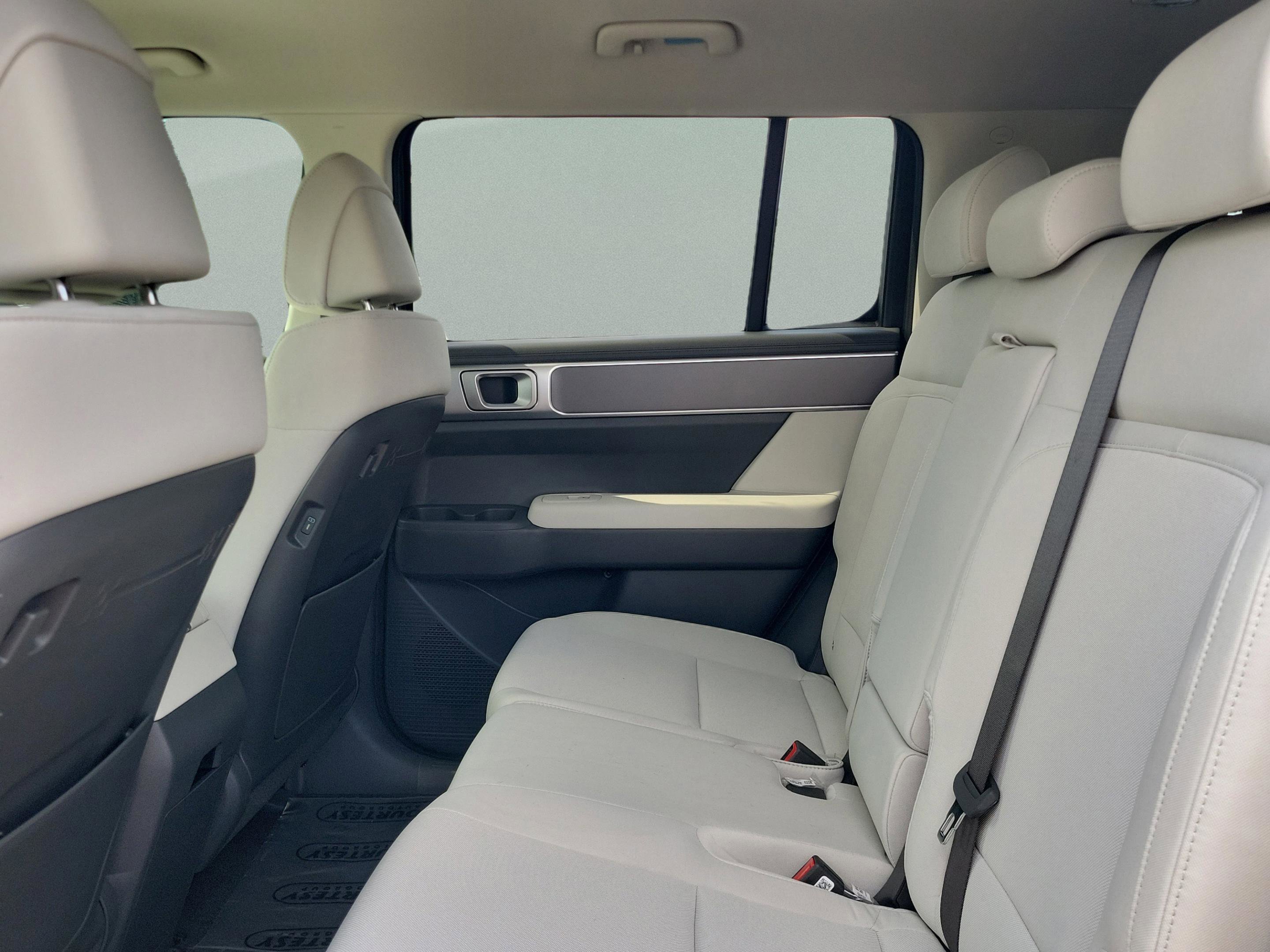 New 2026 Hyundai Santa Fe SE image 12