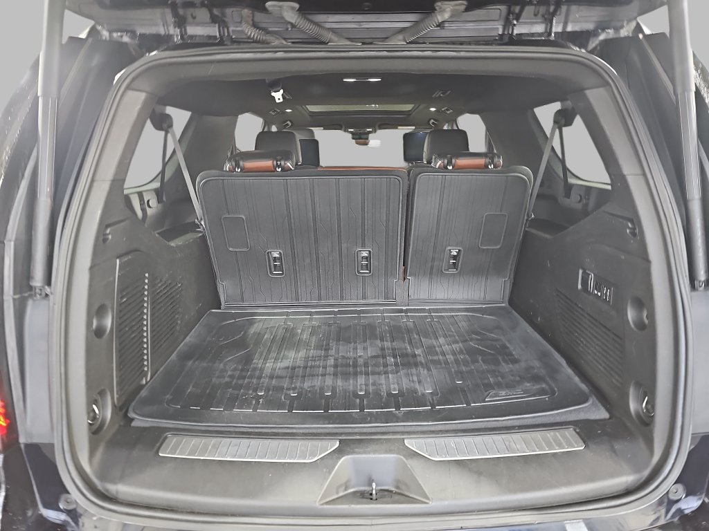 Certified 2023 GMC Yukon XL Denali Ultimate w/ LPO, Floor Liner Package AWD/4WD image 17