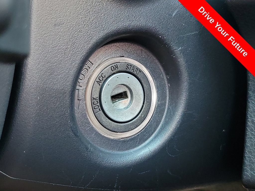 Used 2020 Toyota Camry SE FWD image 9