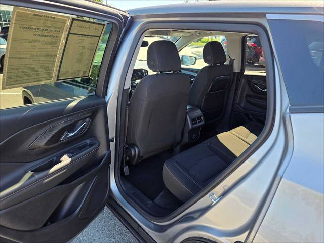Used 2024 GMC Terrain SLE AWD/4WD image 14