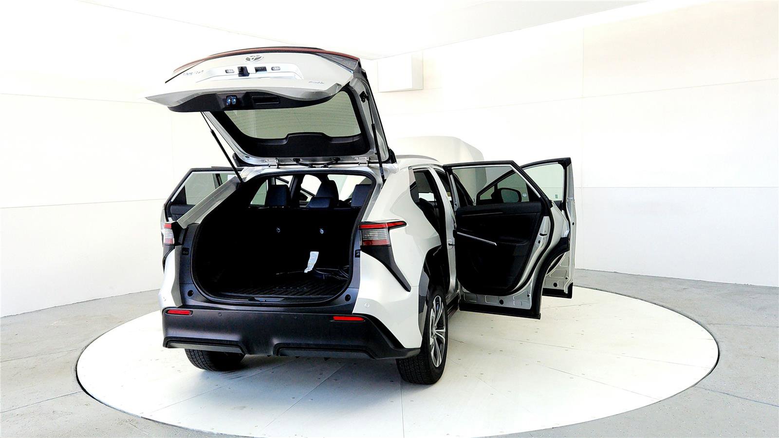 Used 2023 Toyota bZ4X XLE w/ Weather Package image 11