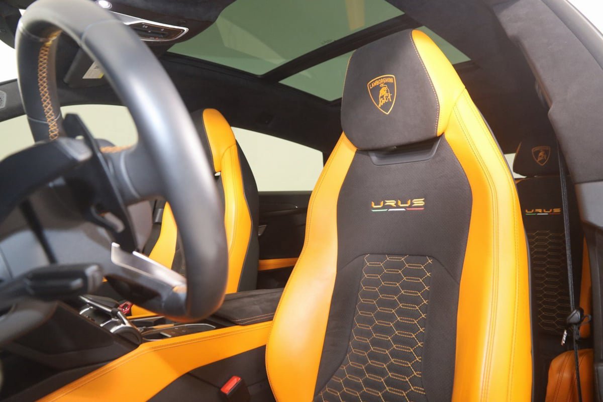 Used 2021 Lamborghini Urus AWD/4WD image 41