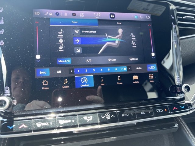 Used 2024 Jeep Wagoneer L 4WD image 9