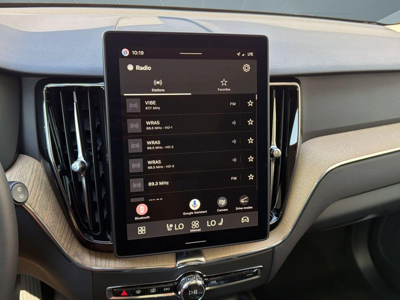 New 2026 Volvo XC60 T8 Plus w/ Climate Package AWD/4WD image 19