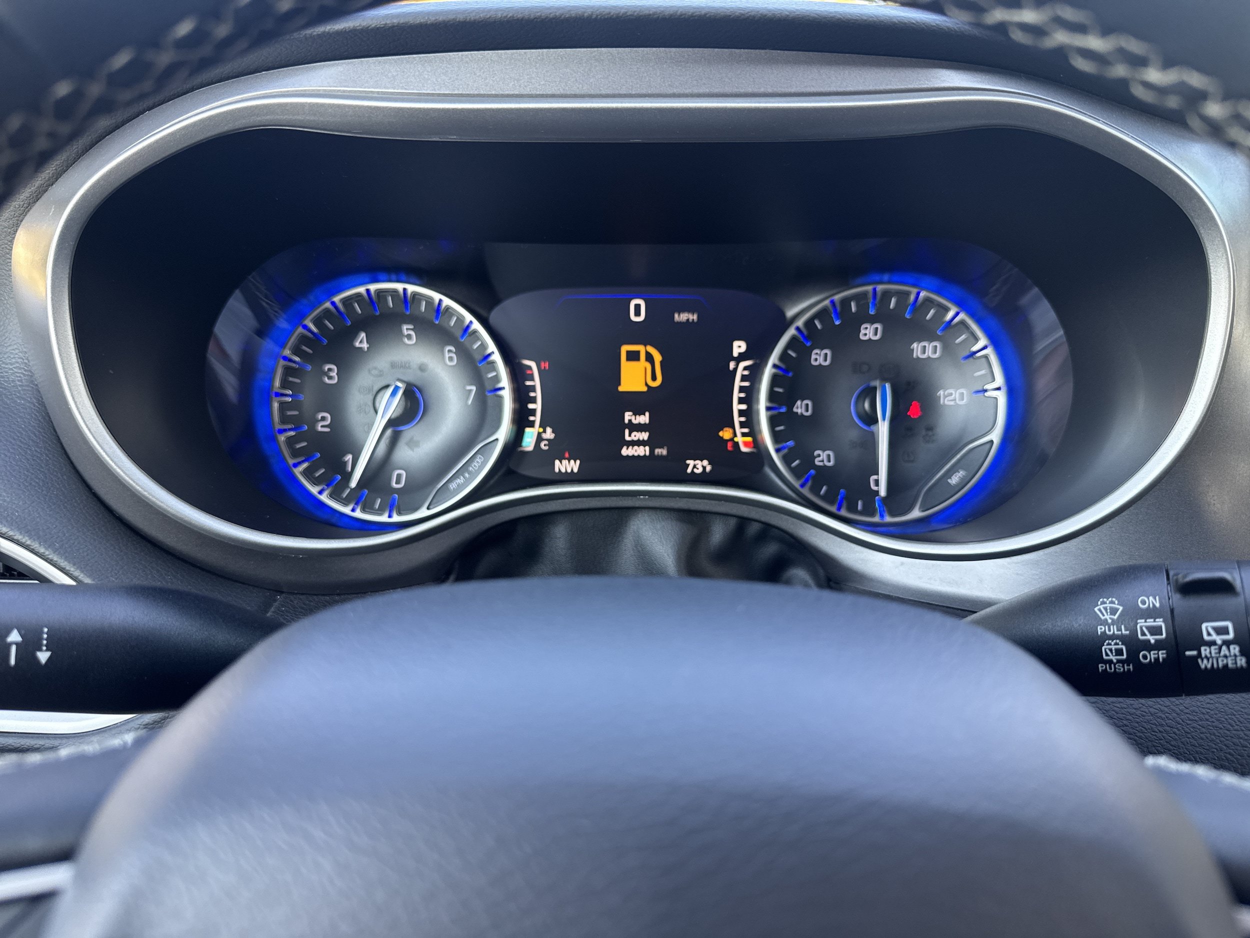 Used 2024 Chrysler Pacifica Touring-L FWD image 19