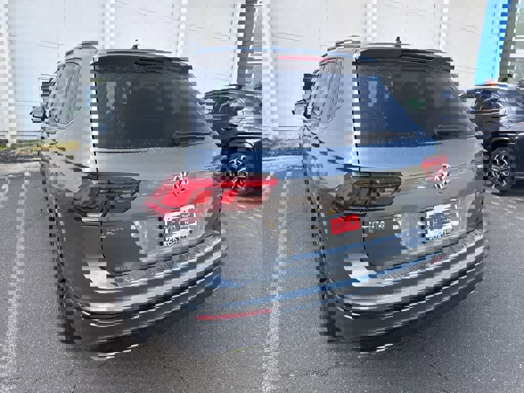 Used 2021 Volkswagen Tiguan SE R-Line AWD/4WD image 12