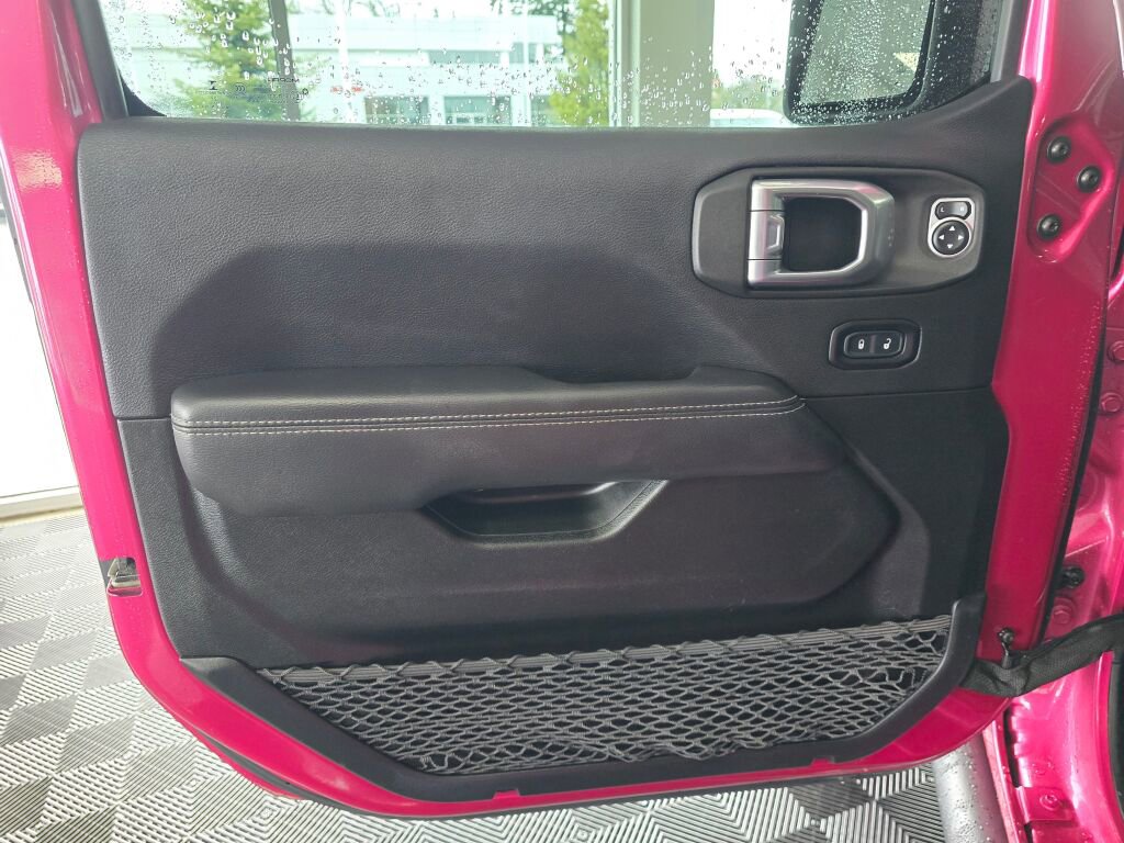 Used 2022 Jeep Wrangler Unlimited Sahara image 18