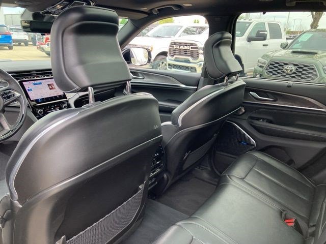 Certified 2022 Jeep Grand Cherokee Overland w/ Advanced Protech Group III AWD/4WD image 25
