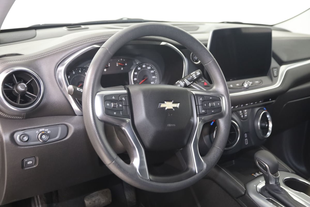 Used 2024 Chevrolet Blazer LT w/ Convenience Package FWD image 6
