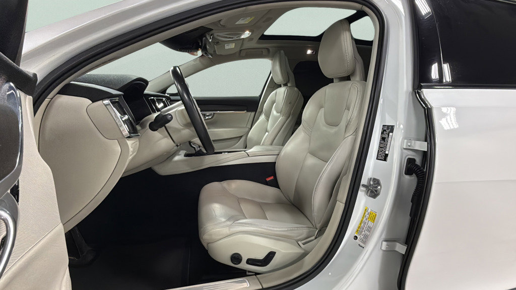 Used 2018 Volvo V90 T6 Cross Country w/ Convenience Package AWD/4WD image 17