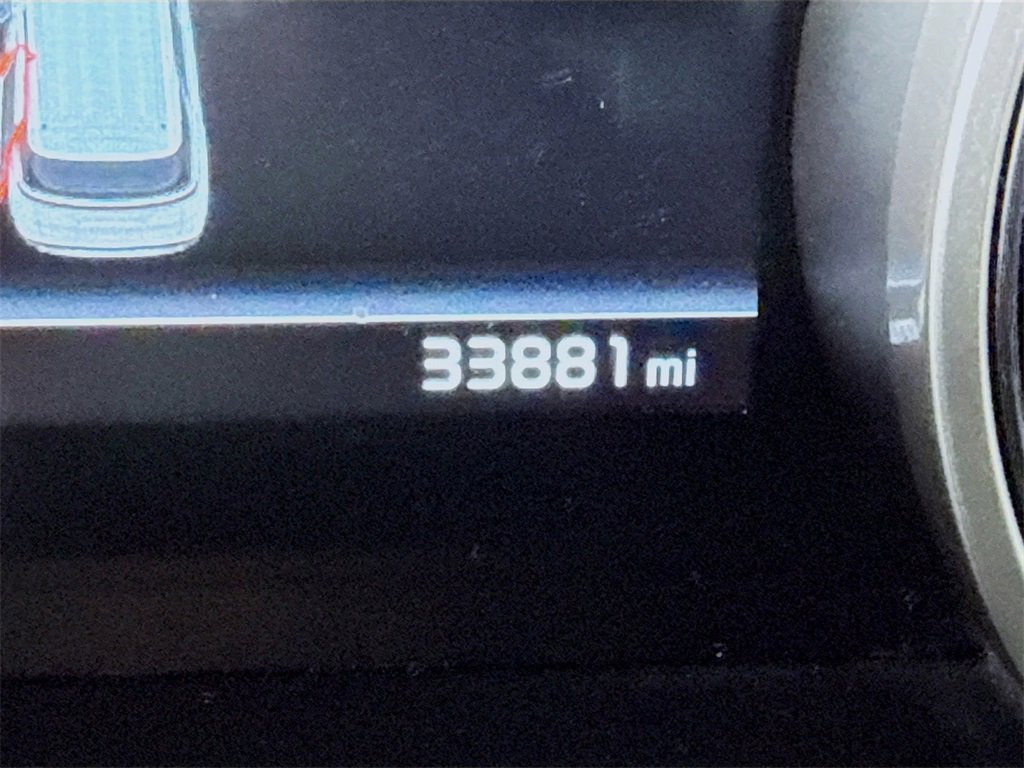 Used 2023 Kia Carnival LX image 5