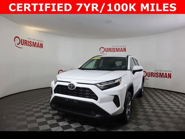 Used 2025 Toyota RAV4 XLE image 2