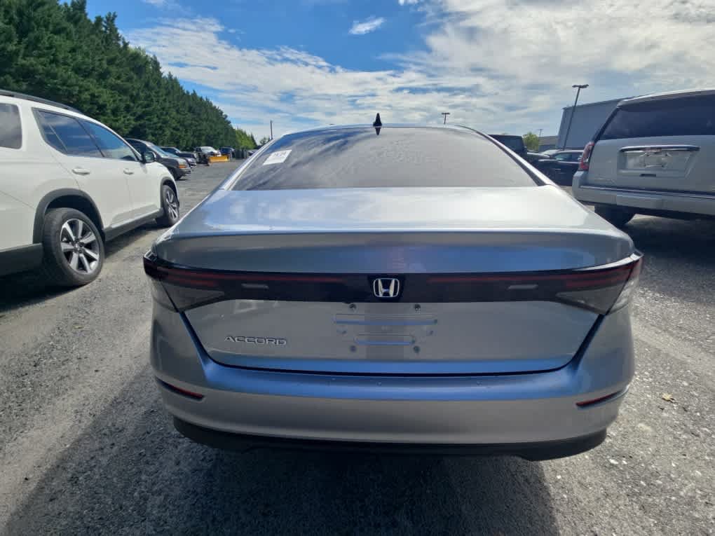 Certified 2025 Honda Accord SE image 9