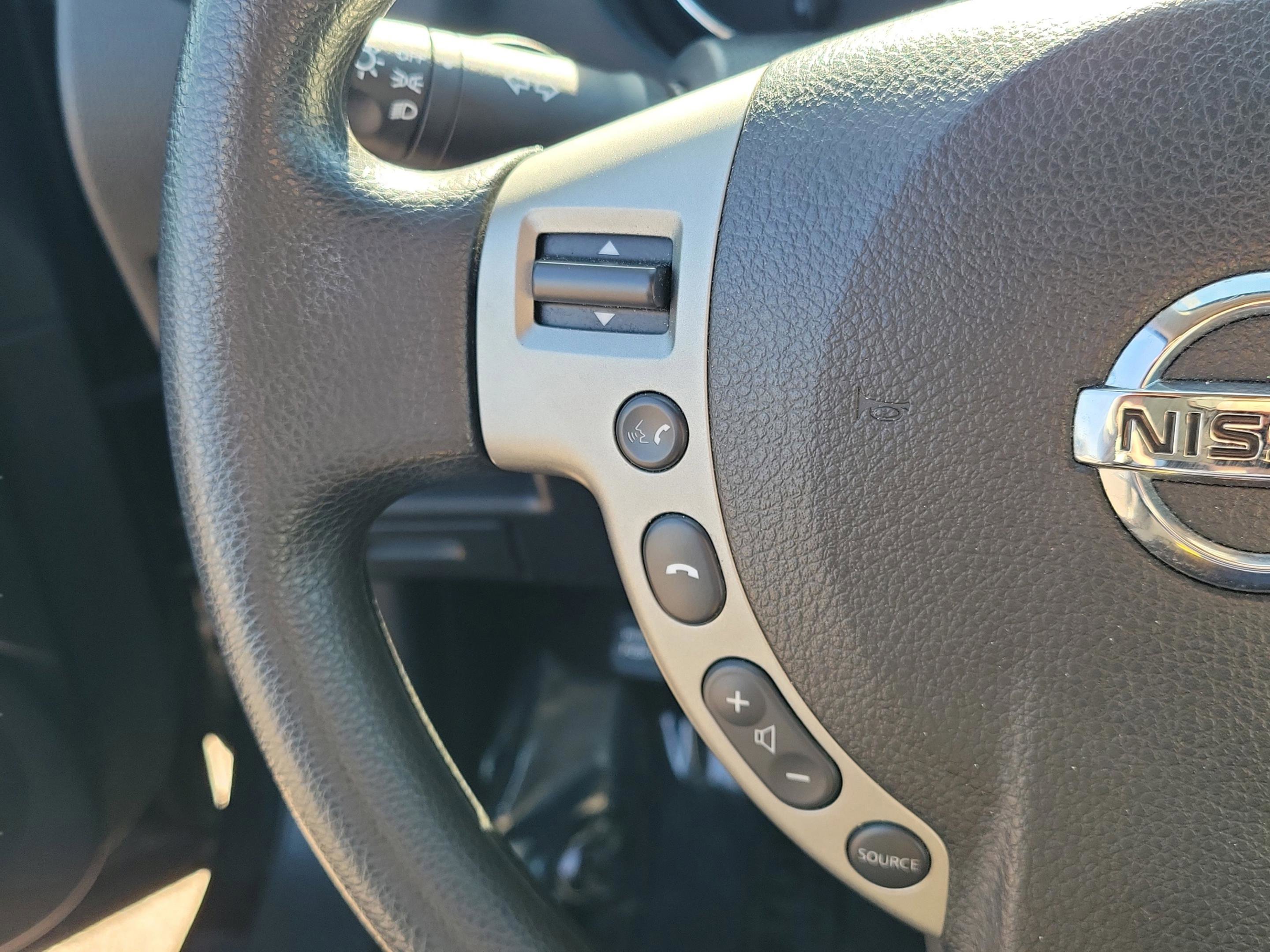 Used 2011 Nissan Rogue SV image 23