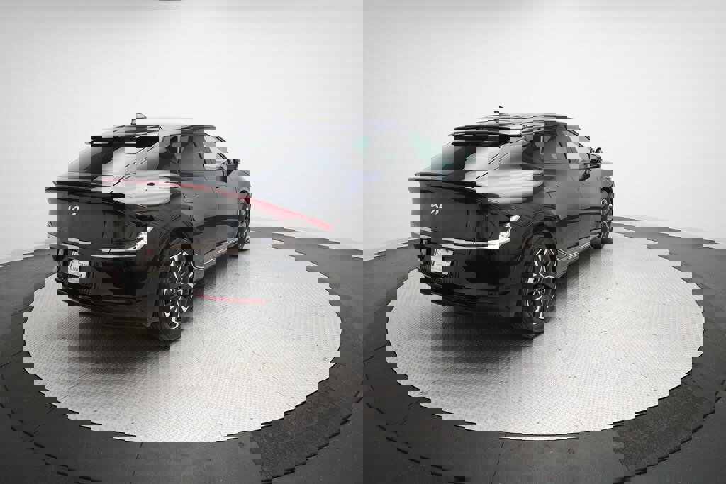 Used 2024 Kia EV6 Wind image 36