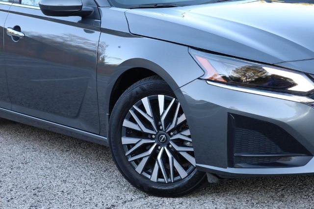 Certified 2025 Nissan Altima 2.5 SV w/ SV Premium Package FWD image 3