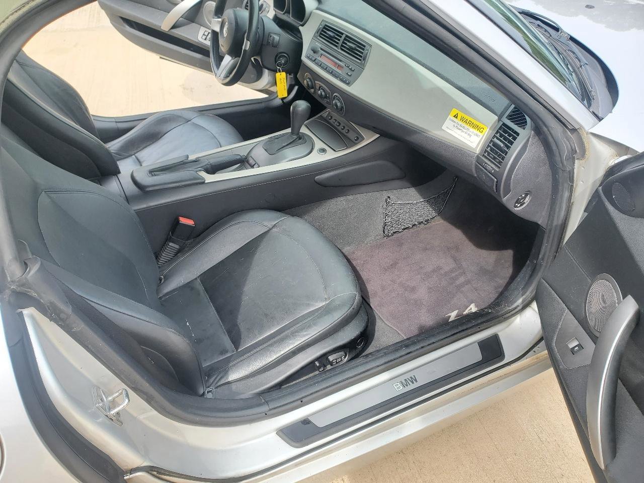 Used 2003 BMW Z4 2.5i image 10