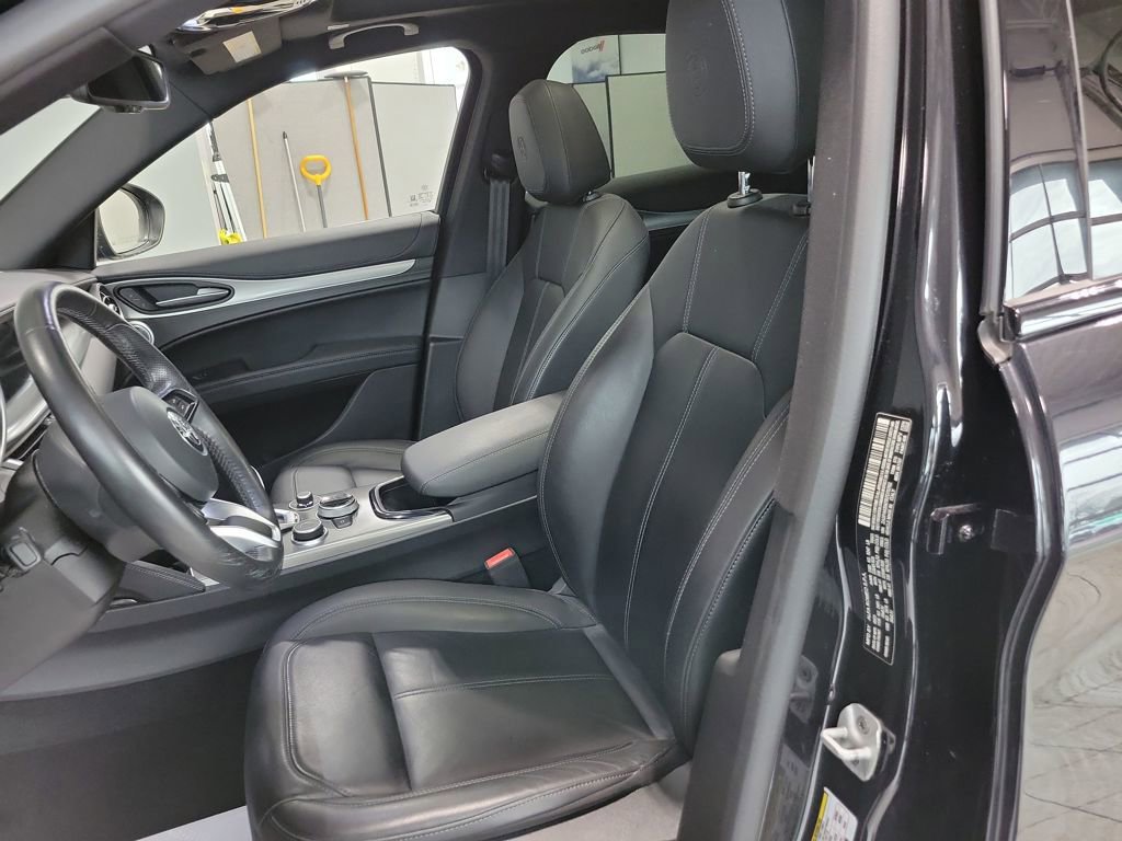 Used 2024 Alfa Romeo Stelvio Ti image 39