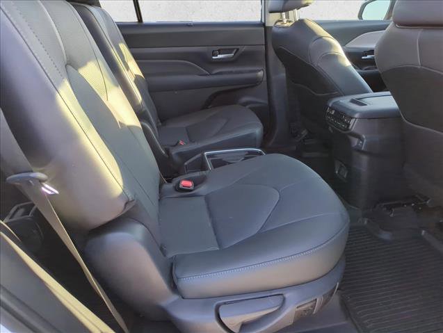 Used 2026 Toyota Grand Highlander Platinum image 25