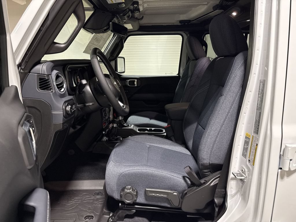 New 2026 Jeep Wrangler Unlimited Rubicon w/ Rockslide Package AWD/4WD image 20
