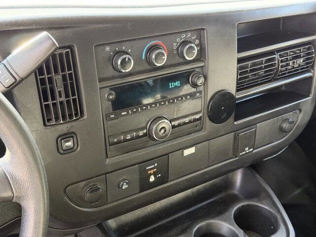 Used 2018 GMC Savana 2500 w/ Driver Convenience Package image 16