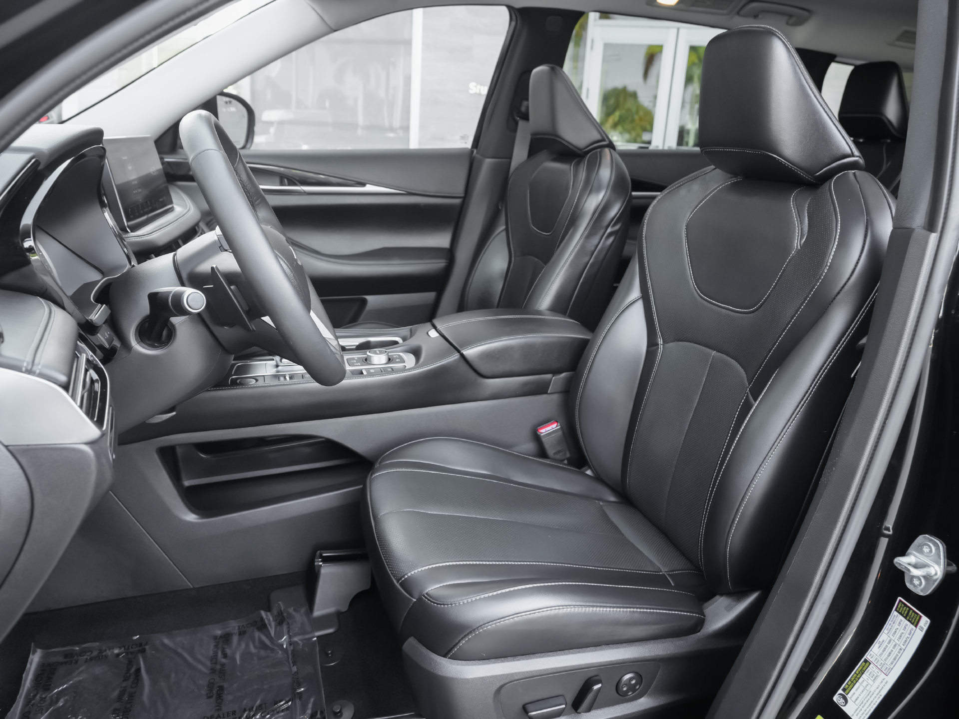 Used 2023 INFINITI QX60 Pure FWD image 3