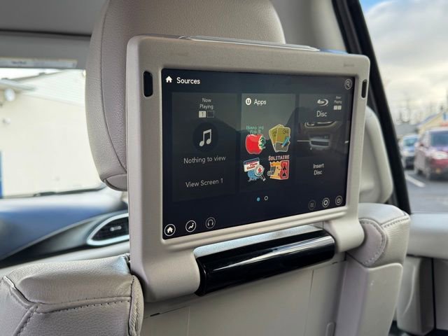 Used 2017 Chrysler Pacifica Touring-L Plus w/ Advanced Safetytec Group image 20